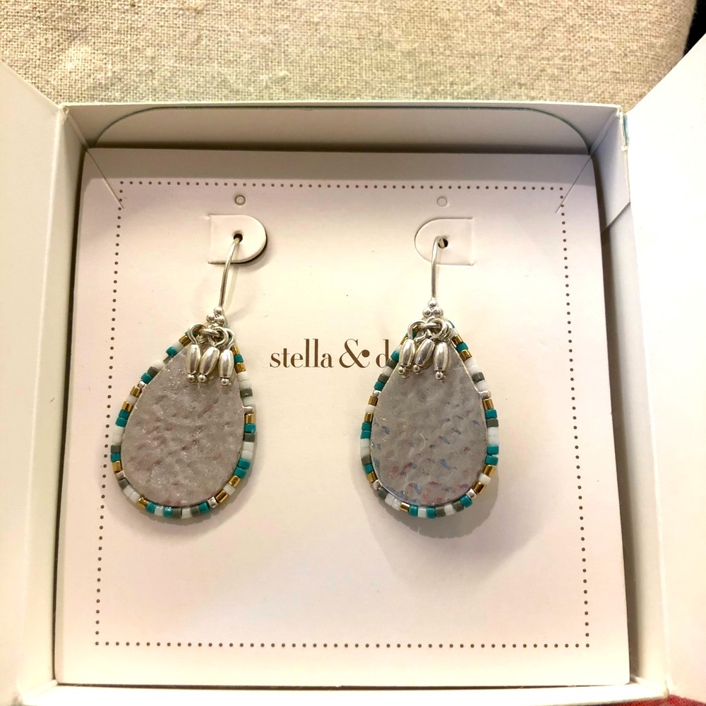 Frieze teardrop earrings